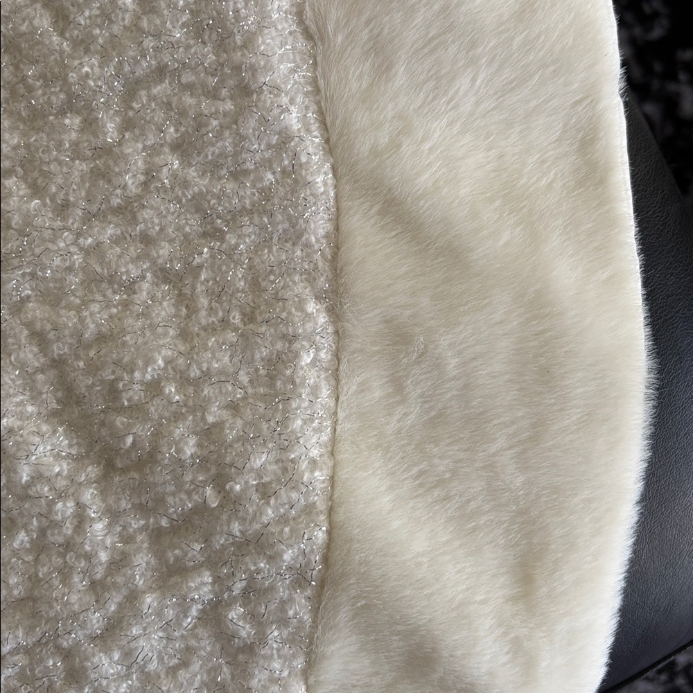 Wondershop by Target large white and silver tree skirt